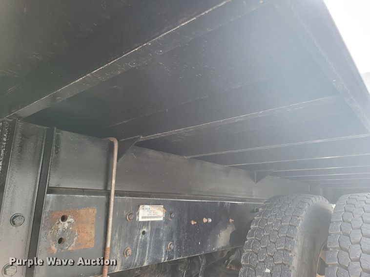 image for item MB9860 2009 International WorkStar 7400  flatbed truck