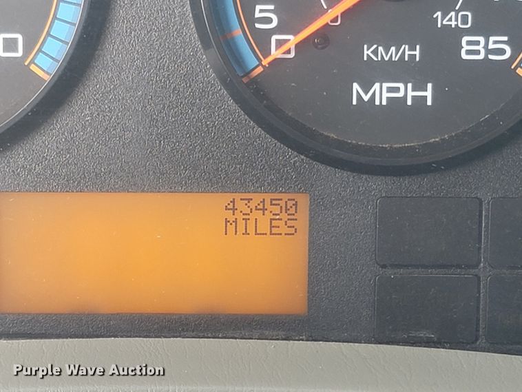 image for item MB9860 2009 International WorkStar 7400  flatbed truck