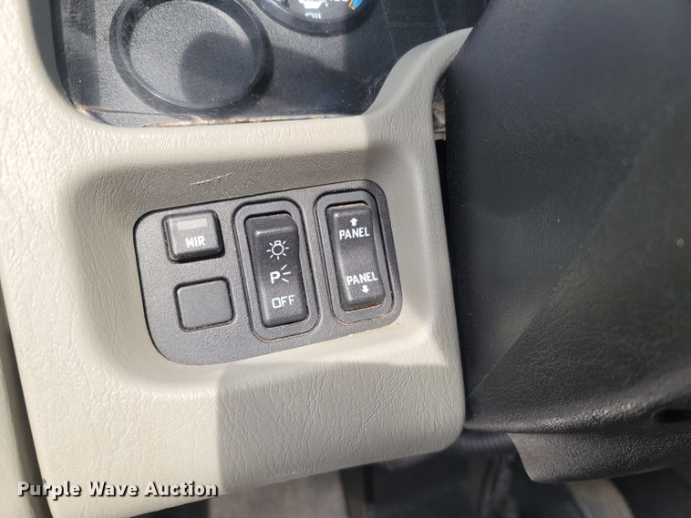 image for item MB9860 2009 International WorkStar 7400  flatbed truck