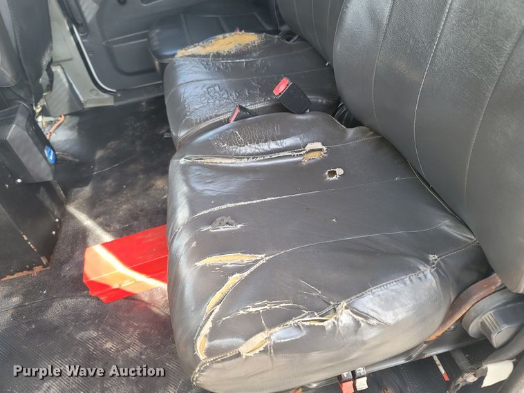 image for item MB9860 2009 International WorkStar 7400  flatbed truck