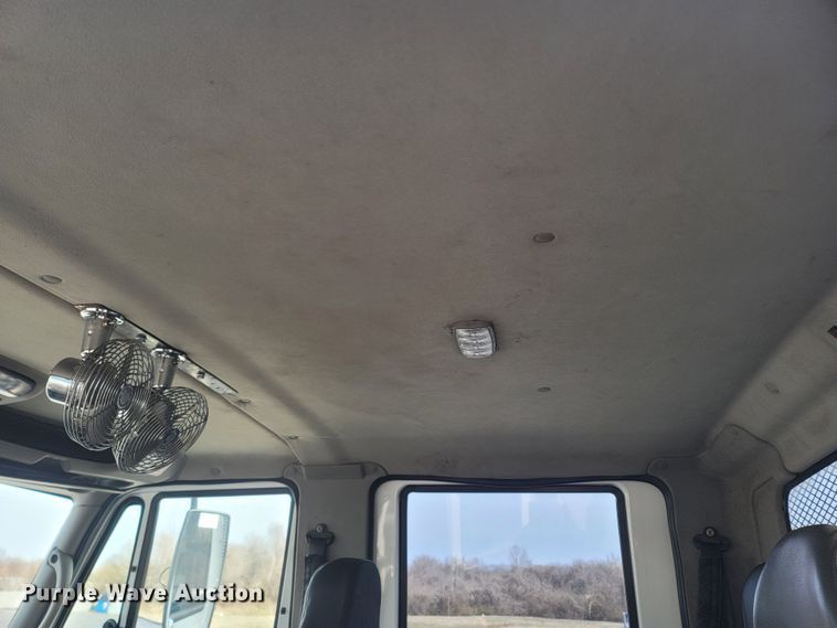 image for item MB9860 2009 International WorkStar 7400  flatbed truck