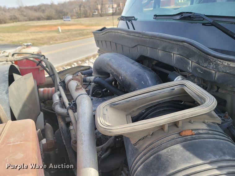 image for item MB9860 2009 International WorkStar 7400  flatbed truck