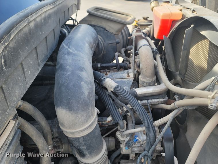 image for item MB9860 2009 International WorkStar 7400  flatbed truck