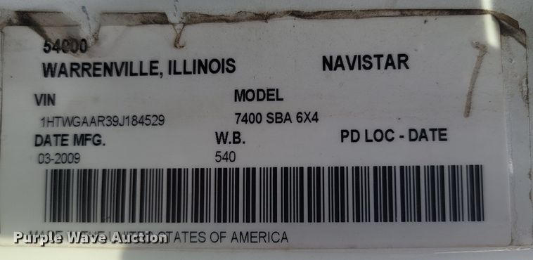 image for item MB9860 2009 International WorkStar 7400  flatbed truck