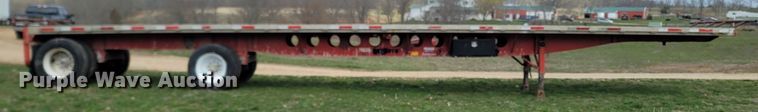 image for item MB9863 2002 Lufkin  flatbed trailer