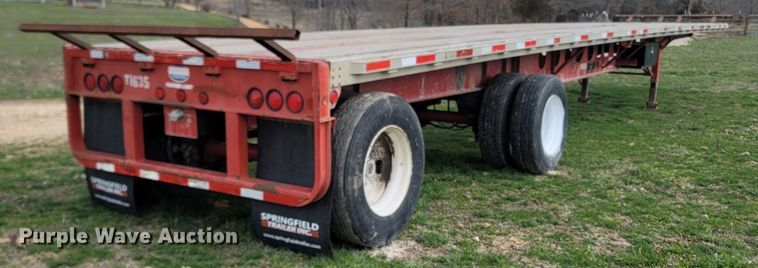 image for item MB9863 2002 Lufkin  flatbed trailer