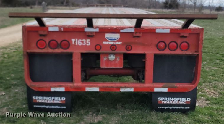 image for item MB9863 2002 Lufkin  flatbed trailer