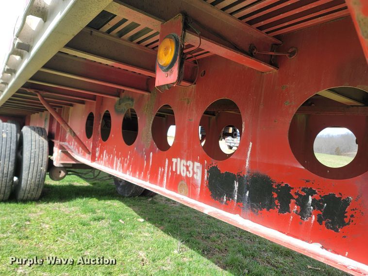 image for item MB9863 2002 Lufkin  flatbed trailer