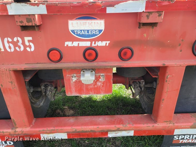 image for item MB9863 2002 Lufkin  flatbed trailer
