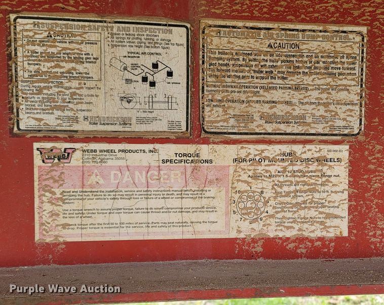 image for item MB9863 2002 Lufkin  flatbed trailer