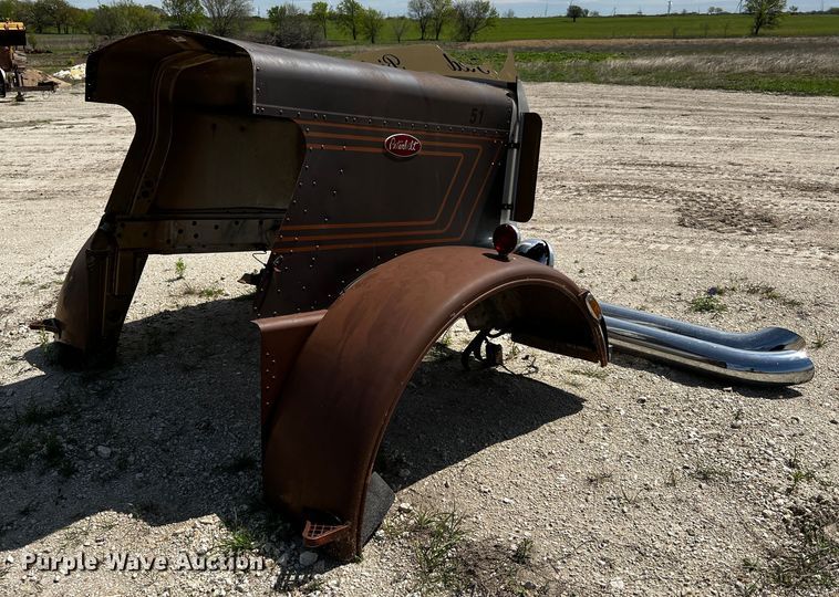 image for item MF9874 Peterbilt 359  hood