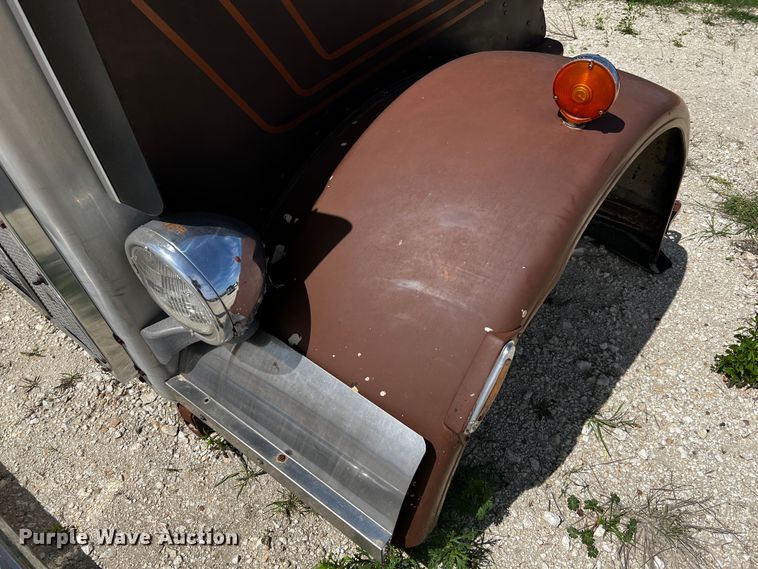 image for item MF9874 Peterbilt 359  hood