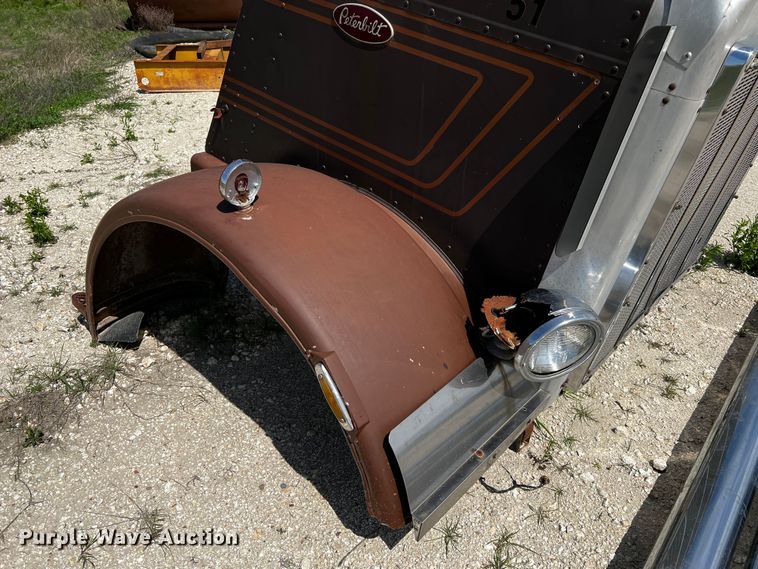 image for item MF9874 Peterbilt 359  hood