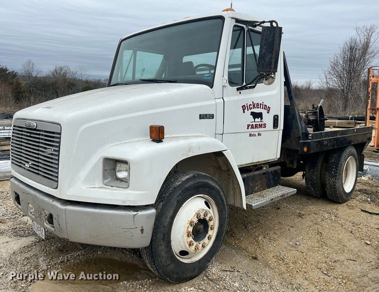 image for item MM9239 2002 Freightliner FL60  flatbed truck