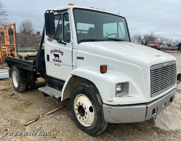 image for item MM9239 2002 Freightliner FL60  flatbed truck