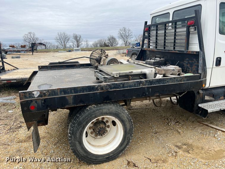 image for item MM9239 2002 Freightliner FL60  flatbed truck