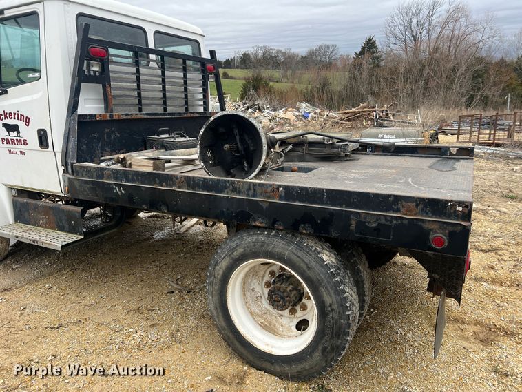 image for item MM9239 2002 Freightliner FL60  flatbed truck