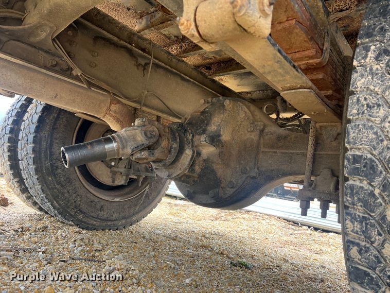 image for item MM9239 2002 Freightliner FL60  flatbed truck