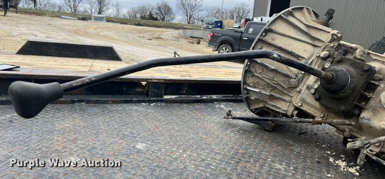 image for item MM9239 2002 Freightliner FL60  flatbed truck