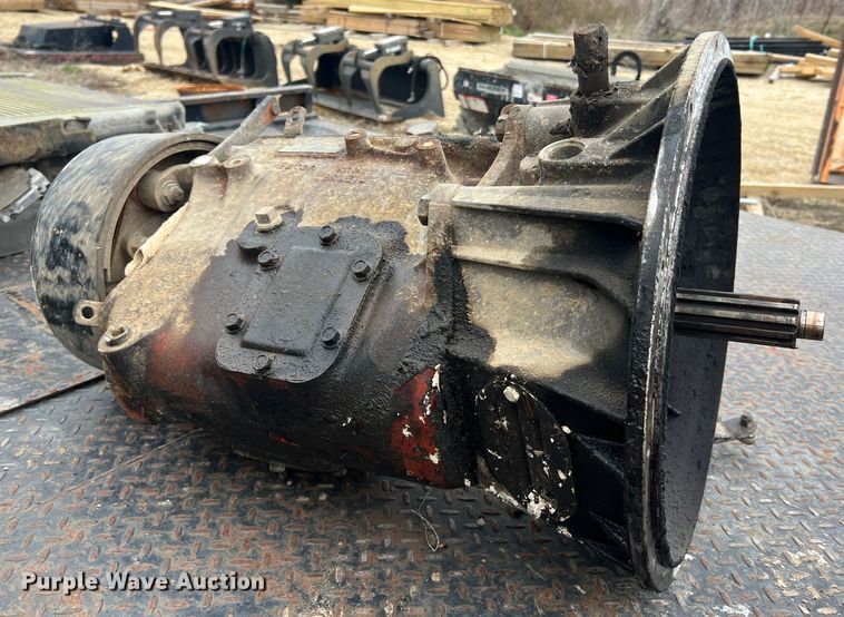 image for item MM9239 2002 Freightliner FL60  flatbed truck