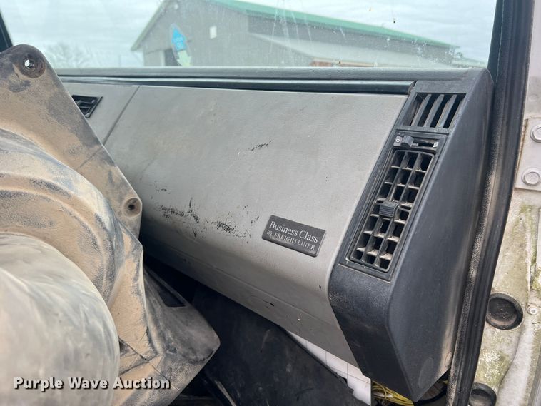 image for item MM9239 2002 Freightliner FL60  flatbed truck