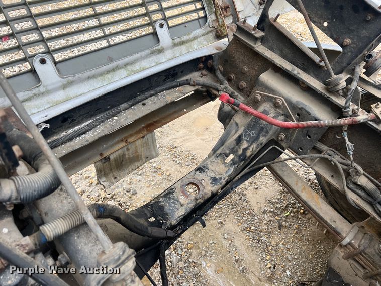 image for item MM9239 2002 Freightliner FL60  flatbed truck