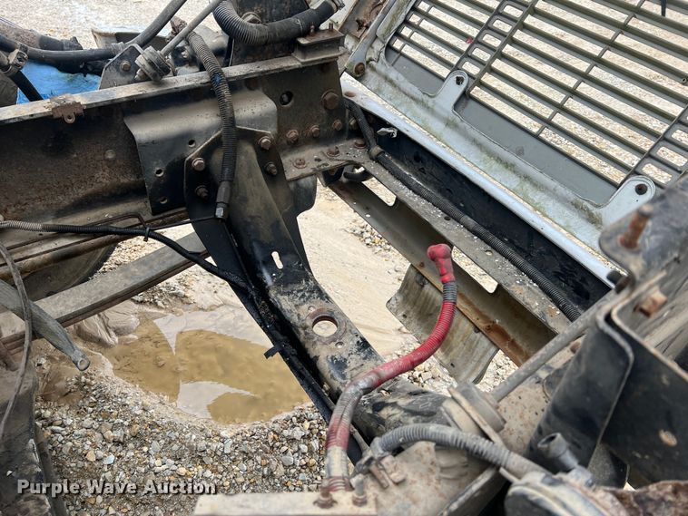 image for item MM9239 2002 Freightliner FL60  flatbed truck