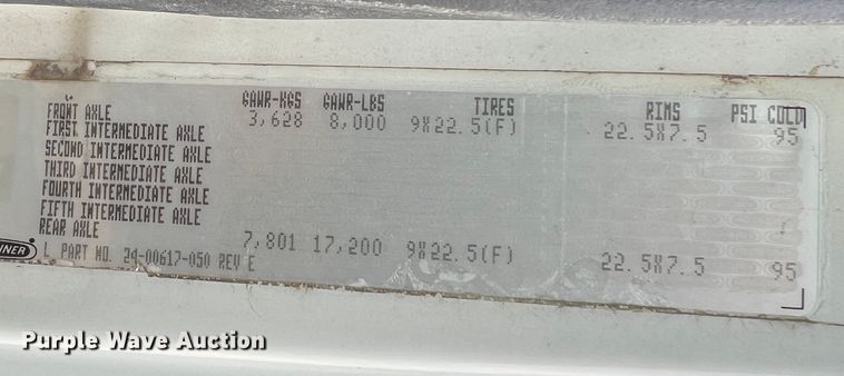 image for item MM9239 2002 Freightliner FL60  flatbed truck