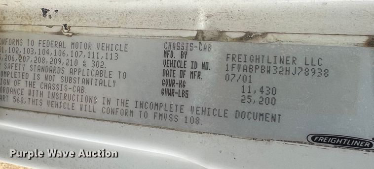 image for item MM9239 2002 Freightliner FL60  flatbed truck