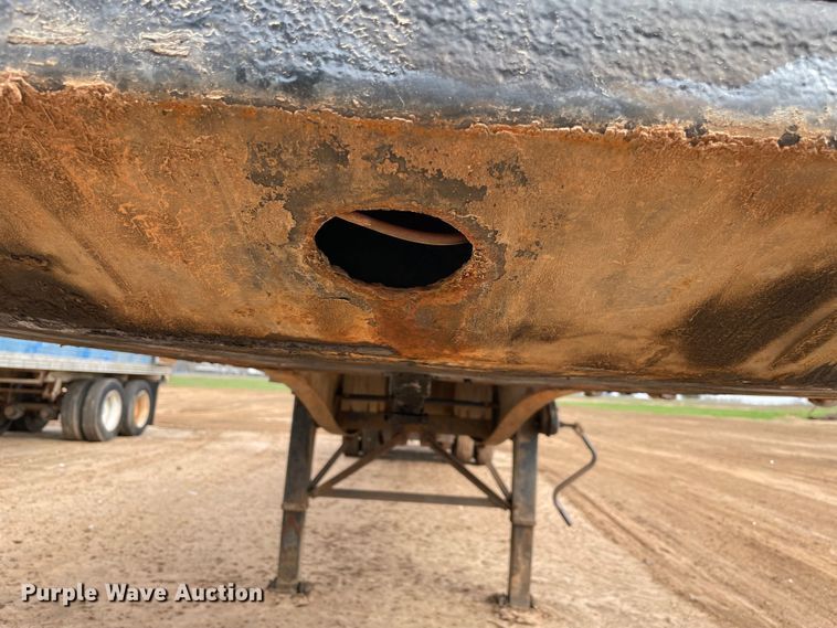 image for item MM9358 2003 Utility Trailer  flatbed trailer