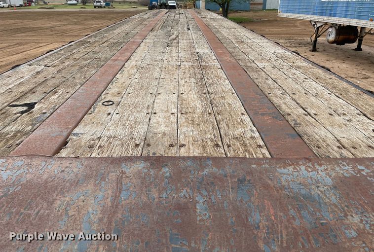 image for item MM9358 2003 Utility Trailer  flatbed trailer