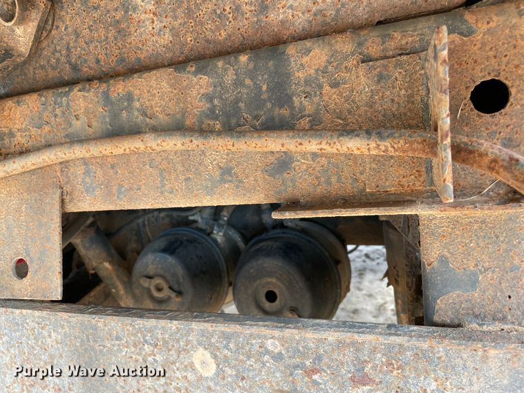 image for item MM9358 2003 Utility Trailer  flatbed trailer