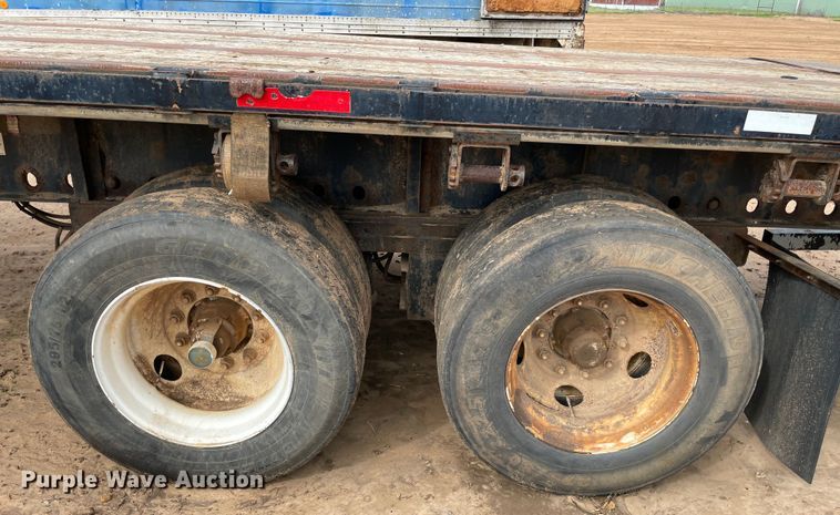 image for item MM9358 2003 Utility Trailer  flatbed trailer