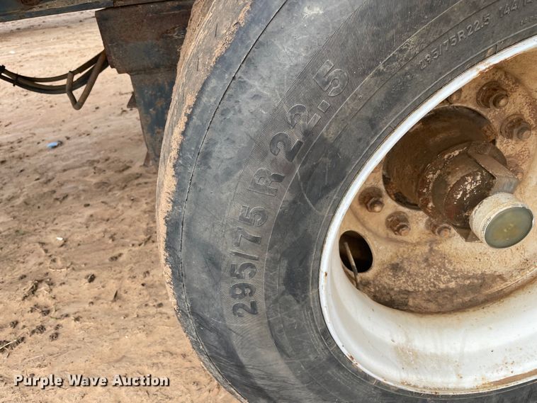 image for item MM9358 2003 Utility Trailer  flatbed trailer