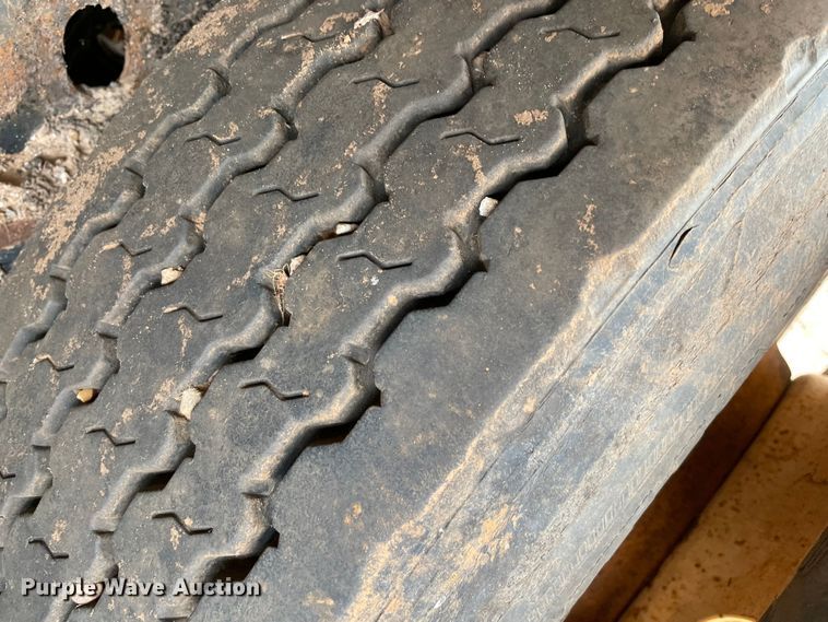 image for item MM9358 2003 Utility Trailer  flatbed trailer