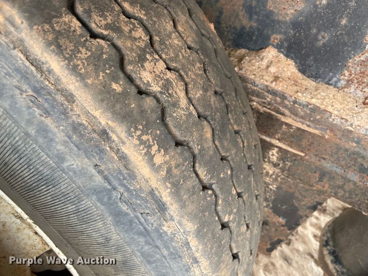 image for item MM9358 2003 Utility Trailer  flatbed trailer