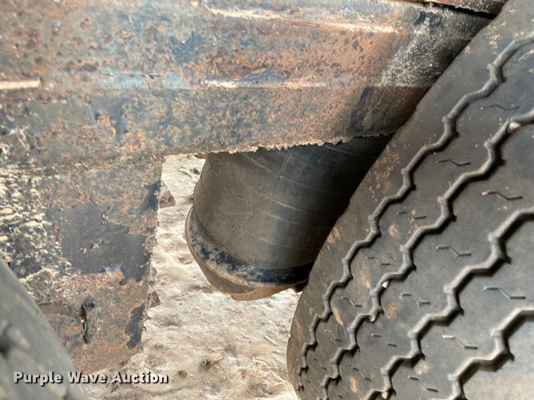 image for item MM9358 2003 Utility Trailer  flatbed trailer