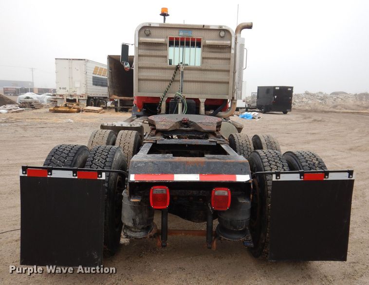 image for item MO9543 1993 Mack CH613  semi truck