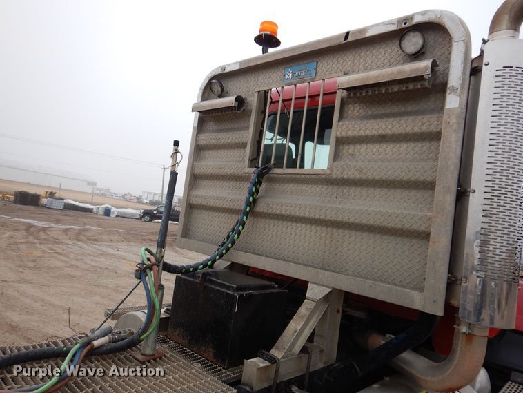 image for item MO9543 1993 Mack CH613  semi truck