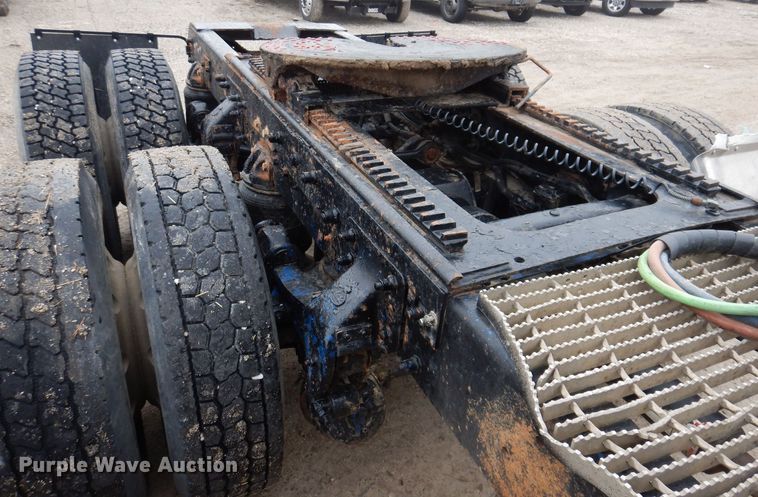 image for item MO9543 1993 Mack CH613  semi truck