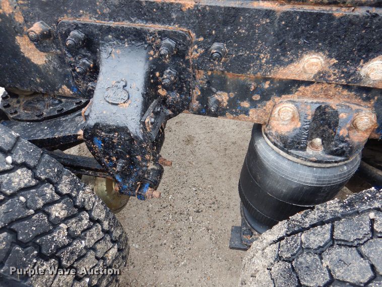 image for item MO9543 1993 Mack CH613  semi truck