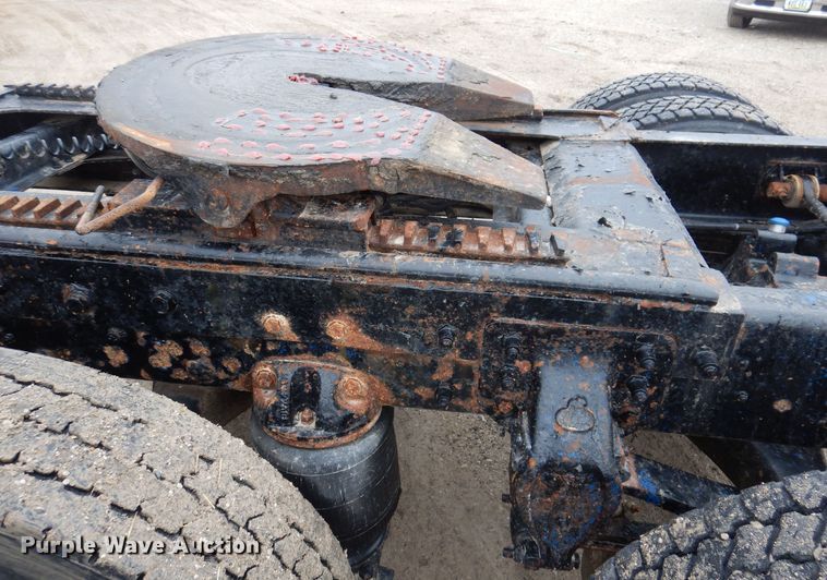 image for item MO9543 1993 Mack CH613  semi truck