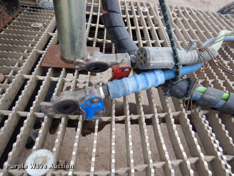 image for item MO9543 1993 Mack CH613  semi truck