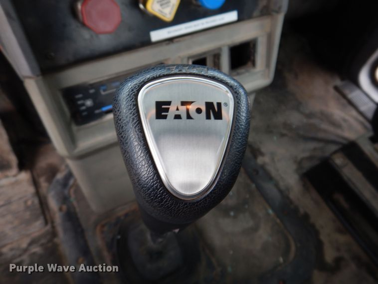 image for item MO9543 1993 Mack CH613  semi truck