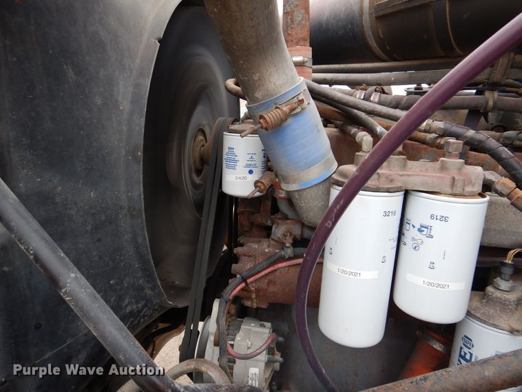 image for item MO9543 1993 Mack CH613  semi truck