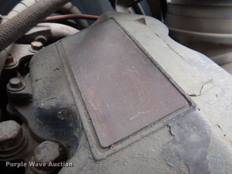 image for item MO9543 1993 Mack CH613  semi truck