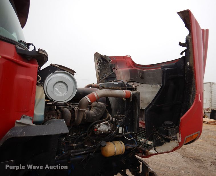 image for item MO9543 1993 Mack CH613  semi truck