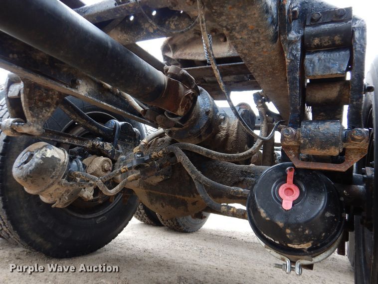 image for item MO9543 1993 Mack CH613  semi truck