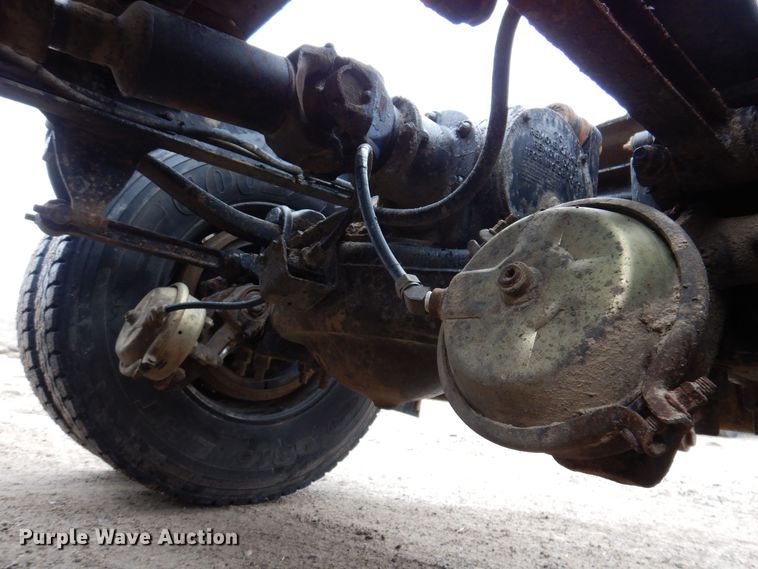 image for item MO9543 1993 Mack CH613  semi truck