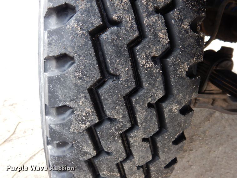 image for item MO9543 1993 Mack CH613  semi truck